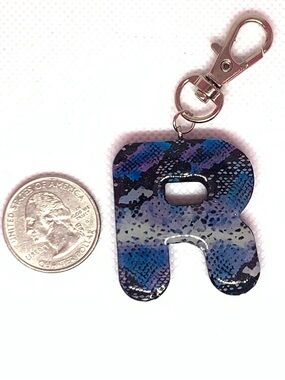H/M 1oaK “R” Resin Keychain/Charm for pocketbook, backpack Snake Reptile Print